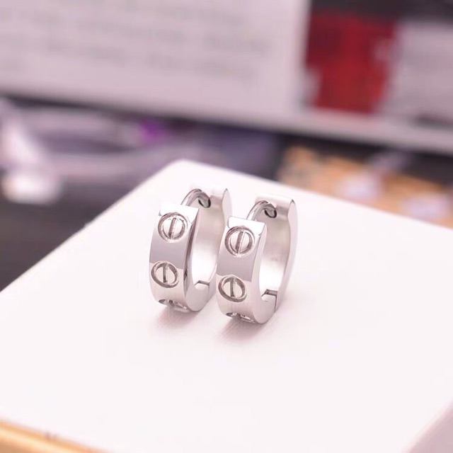Bông tai nữ titan khoen tròn cartier BT20