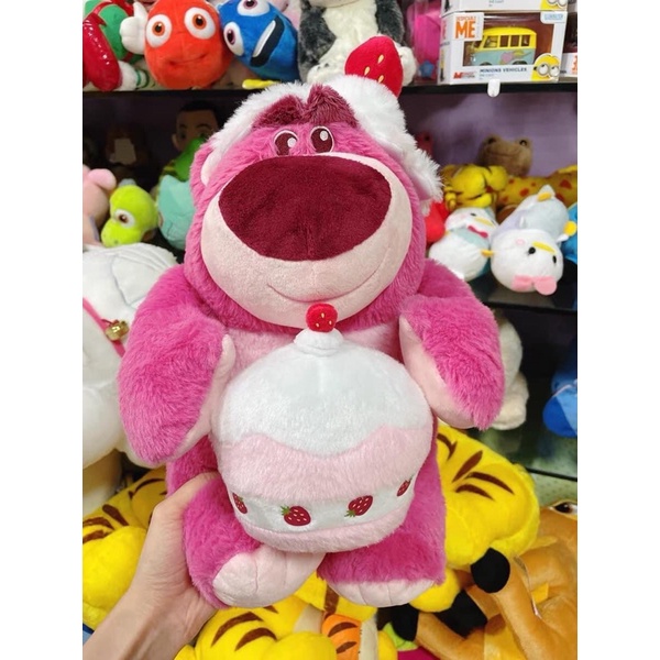 Losto cầm bánh sinh nhật🎂