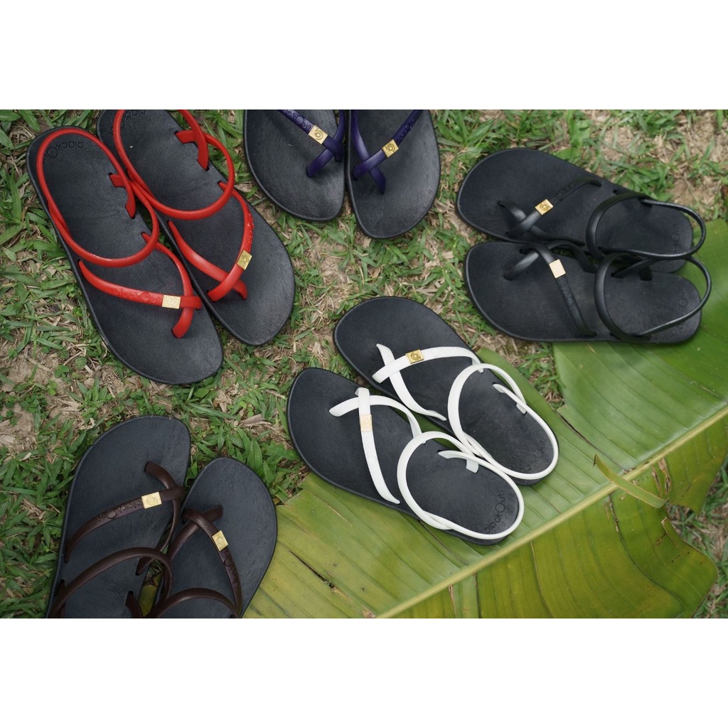 Giày xỏ ngón Blackout