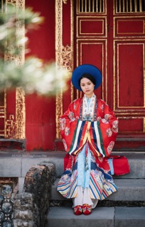 Hài mũi nhọn thêu phượng cung đình Huế