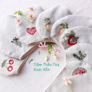 Khẩu trang thêu tay họa tiết hoa trái