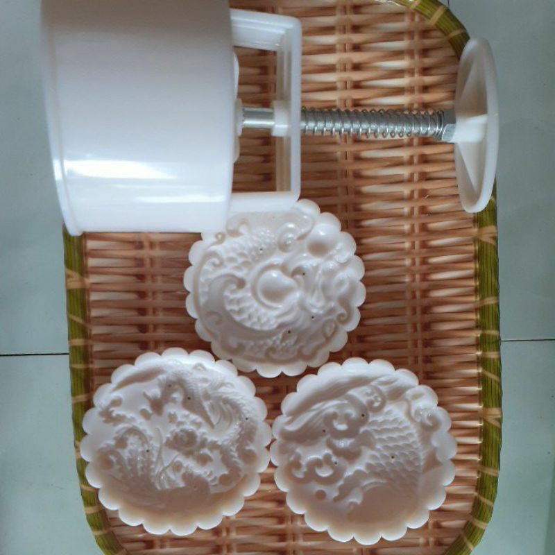 Khuôn trung thu 3 mặt rồng 150g