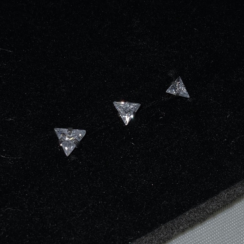 Bông tai thép titan - đính đá zircon - bông tai đuôi tròn bi