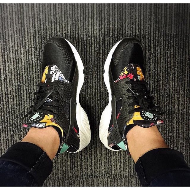 NIKE HUARACHE ALOHA