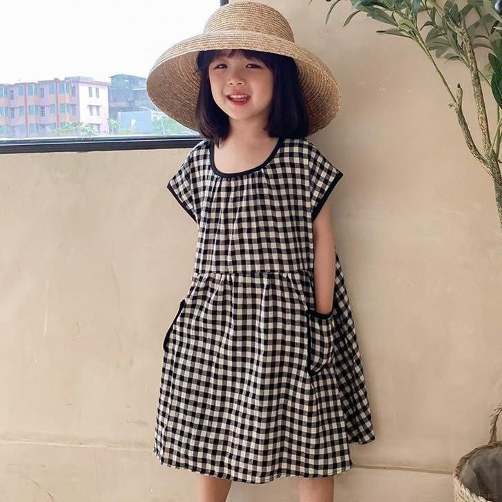 Đầm tay ngắn cổ tròn dáng rộng in họa tiết caro phối túi lớn thời trang mùa hè cho bé gái