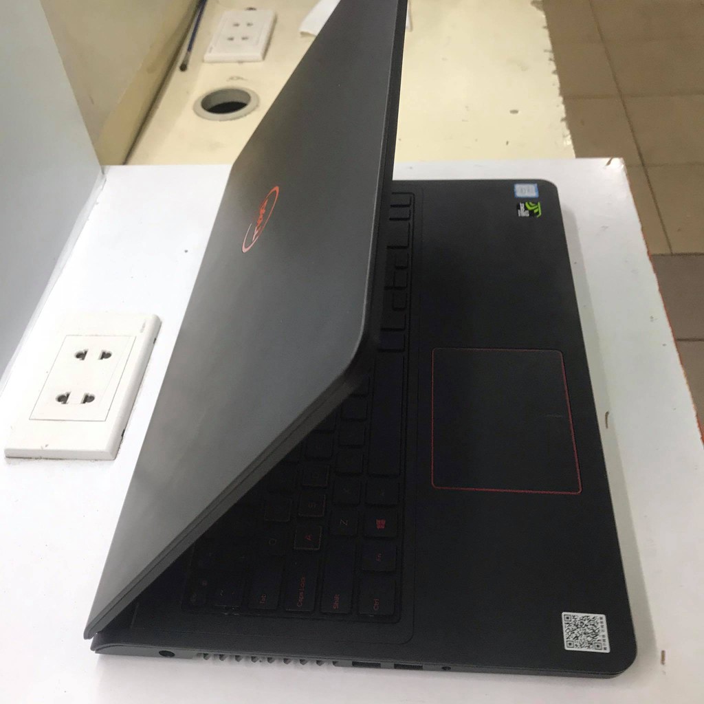 Máy laptop Dell Inspiron 5577 Core i5-7300HQ, 8gb ram,128gb ssd + 500gb hdd, Vga nvidia Gtx 1050- 4G, màn 15.6" Full HD | BigBuy360 - bigbuy360.vn
