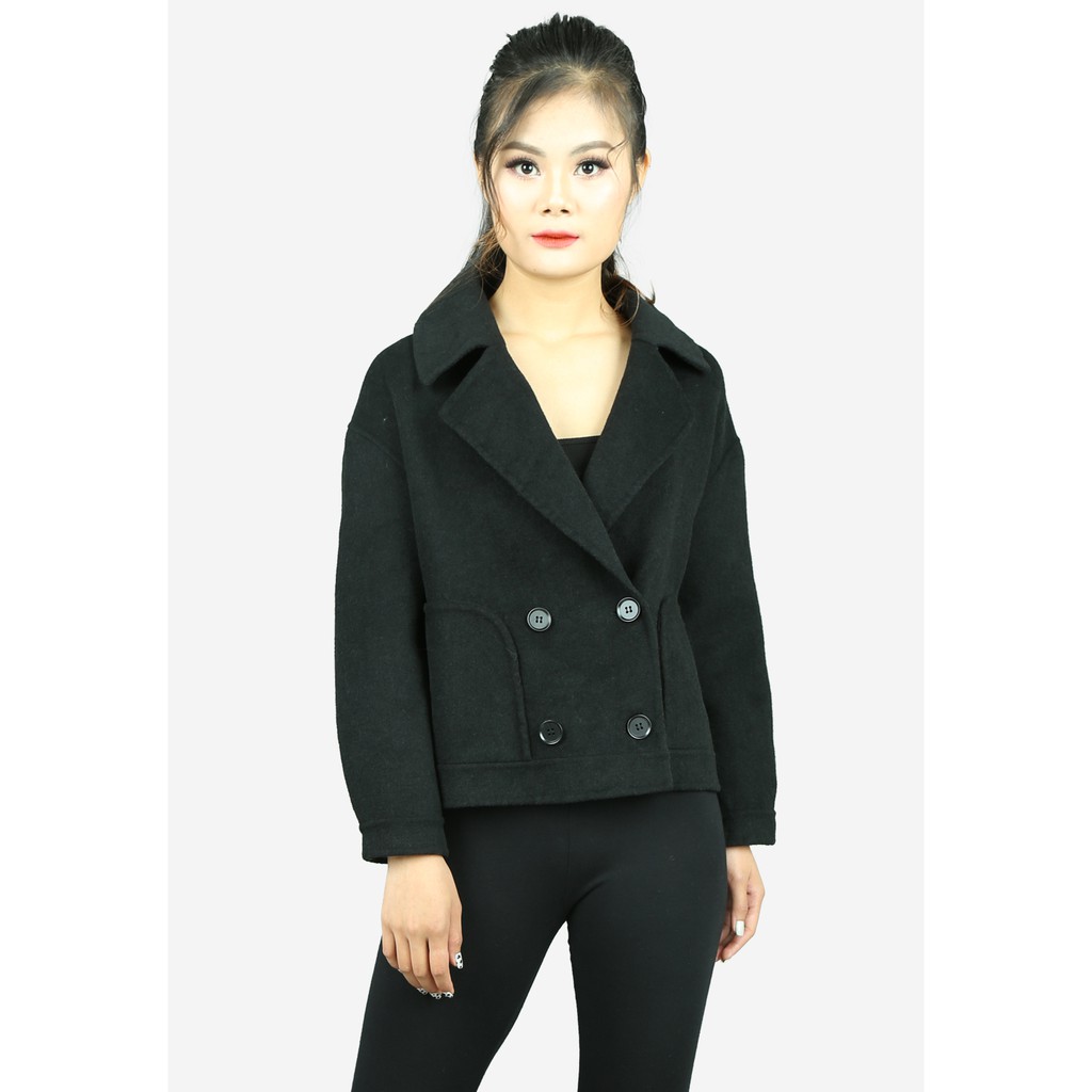 Áo măng tô tay dài dáng ngắn dạ lông cừu 2 mặt màu đen cổ 2 ve 2 túi vuông ốp 4 khuy bo gấu The One Fashion AK32019DE