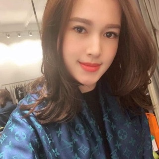 Khăn lv viền