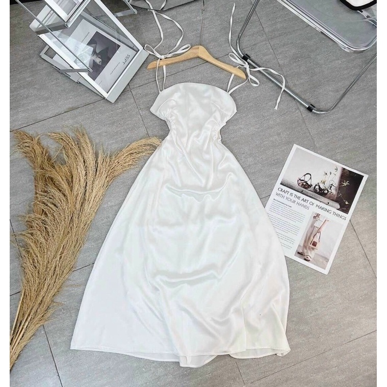 ĐẦM LỤA KHOÉT EO