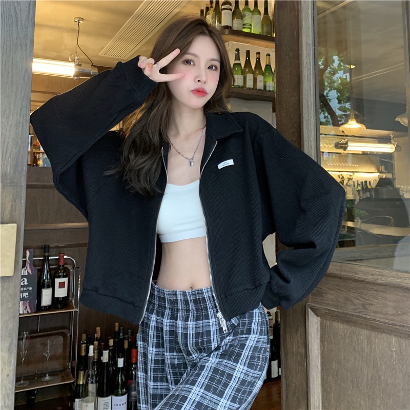 Áo khoác IELGY dáng rộng ngắn thời trang trẻ trung cho nữ