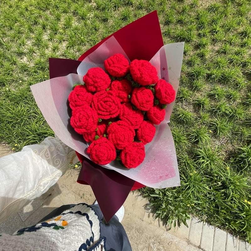 Hoa hồng bằng len Handmade làm quà tặng theo yêu cầu