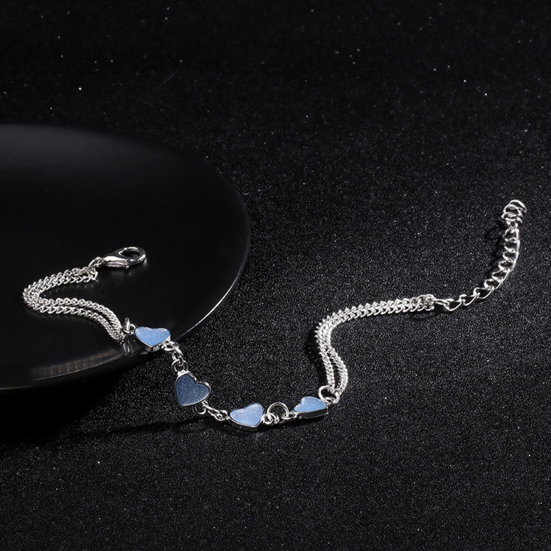 Vòng tay mặt hình trái tim màu xanh dương phát quang trong bóng tối