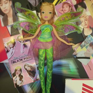 Búp bê Winx Flora Nàng tiên Bloomix tặng kèm đồ