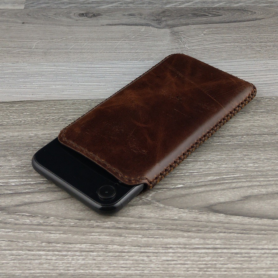 Bao Da Rút Iphone XR Vintage Da Bò Màu Nâu Đất