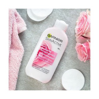 Sữa tẩy trang Garnier (hồng) cho da khô nhạy cảm