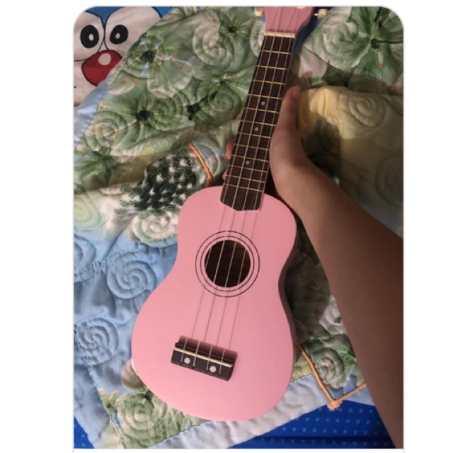 Ukulele  hồng nhạt