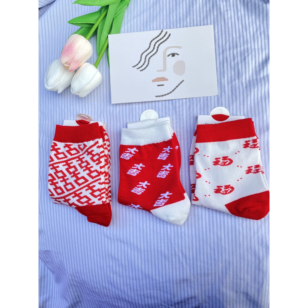 Tất nữ Muzinu tất cổ cao họa tiết chữ tone đỏ rực rỡ sắc màu TN223