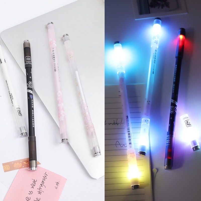 Bút Xoay Có Đèn LED Thiết Kế Hình Anime Độc Đáo