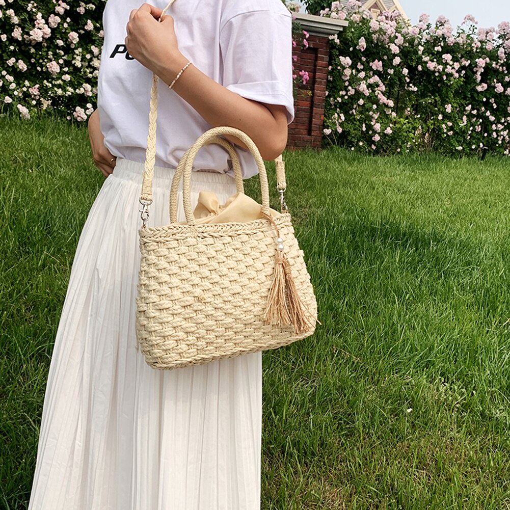 Túi cói Vintage đáy bầu hình thang - phụ kiện tua rua ngọc trai - cầm tay và đeo chéo