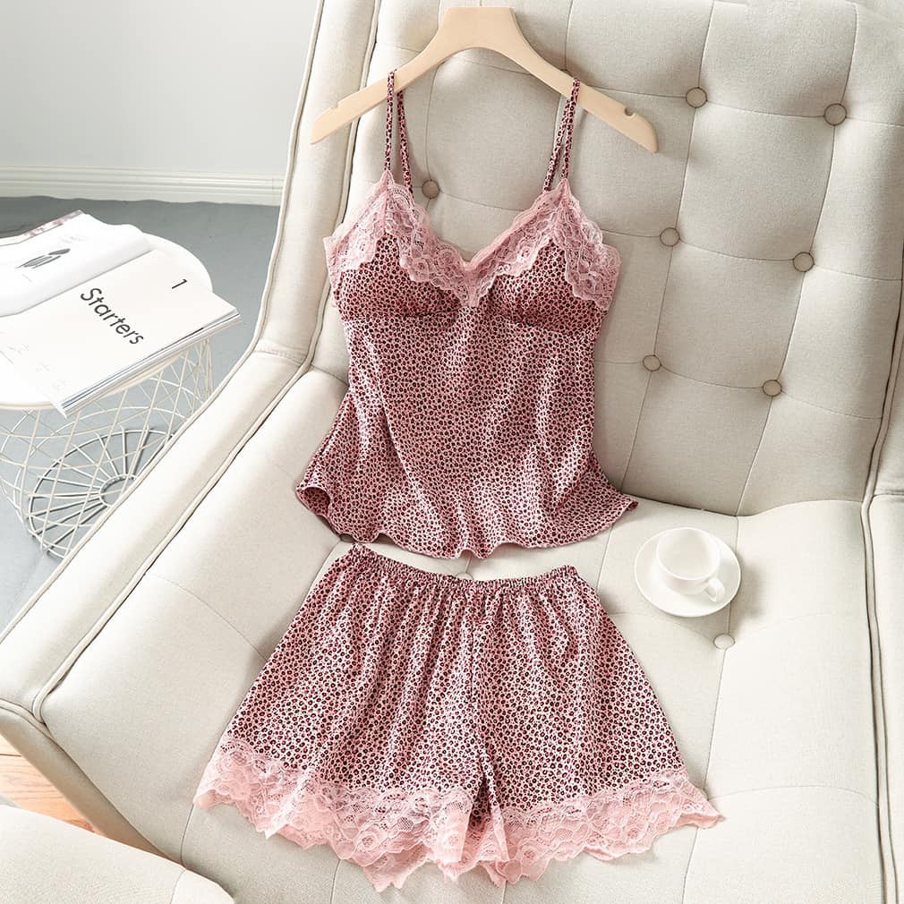 Bộ Pijama lụa siêu nhẹ Quảng Châu cao cấp mặc nhà hai dây quần đùi phối ren họa tiết da báo