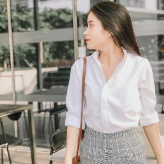 Áo Sơ mi lụa trắng nẹp khuy truyền thống
