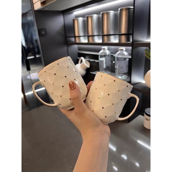 Bộ ấm chén gốm sứ phụ kiện cao cấp trang trí nhà cửa sang trọng.