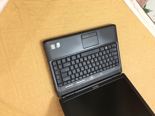 Laptop Dell 1400 đen đẹp