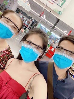 Kính Bảo Hộ Chống Dịch