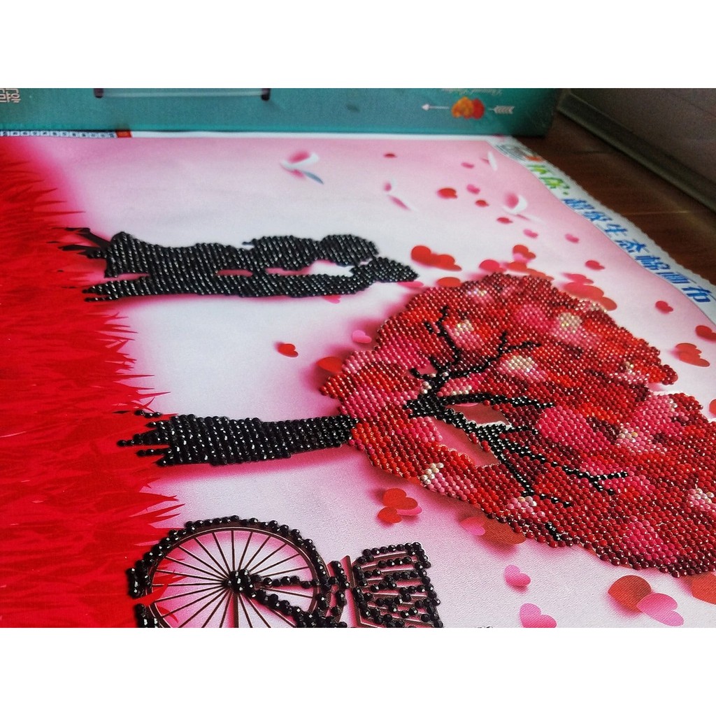 Tranh đính đá Gặp nhau dưới cây tình yêu DF2429( 60x40cm) - chưa đính đá