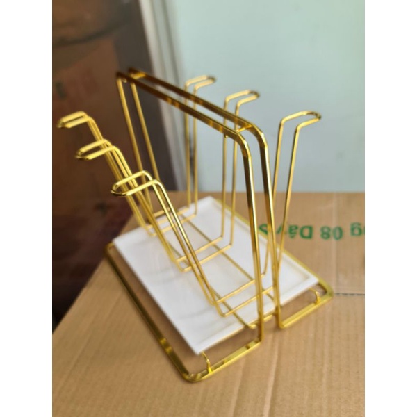 Dụng cụ úp ly mạ vàng hình chữ nhật vàng. Ko có sừng hươu.