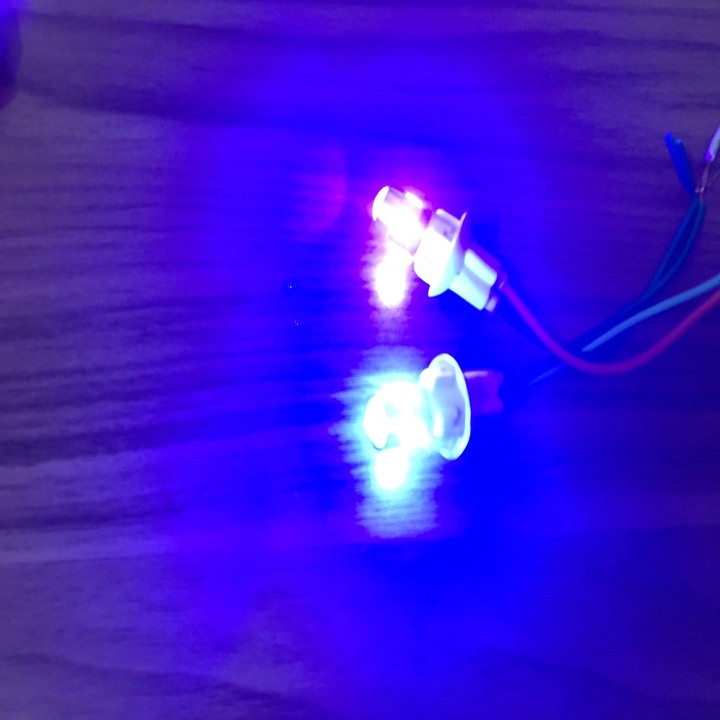 ĐÈN LED XI NHAN DEMI 5 TIM. BÓNG ĐÈN LED XI NHAN KIỂU AUDI  - DXNA