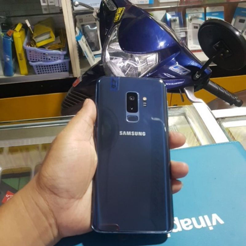 Điện thoại samsung galaxy s9+.