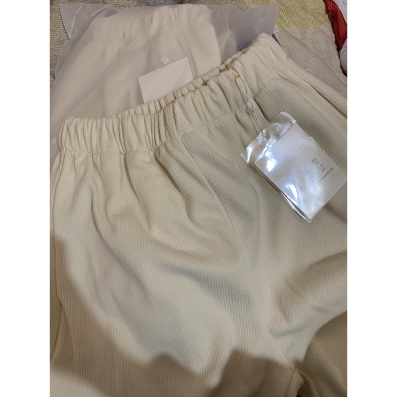 (Ảnh thật) Quần baggy nhung mềm chuẩn loại 1 siêu tôn dáng 🍒 | BigBuy360 - bigbuy360.vn