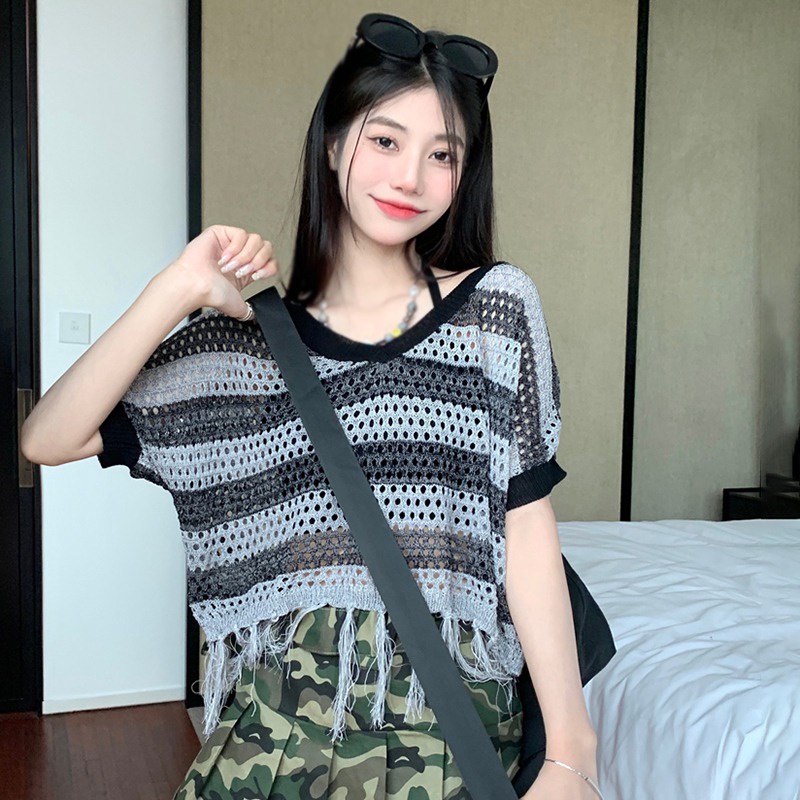 Áo Dệt Kim Tay Dài Dáng Rộng Cổ Chữ V Phối Tua Rua Họa Tiết Kẻ Sọc Thời Trang Hàn Quốc Cho Nữ