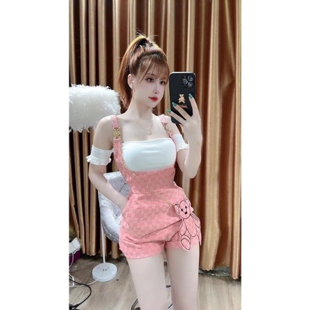 Set Yếm Bò GG Mix Áo trễ vai coptop kèm Dây Xích Gấu