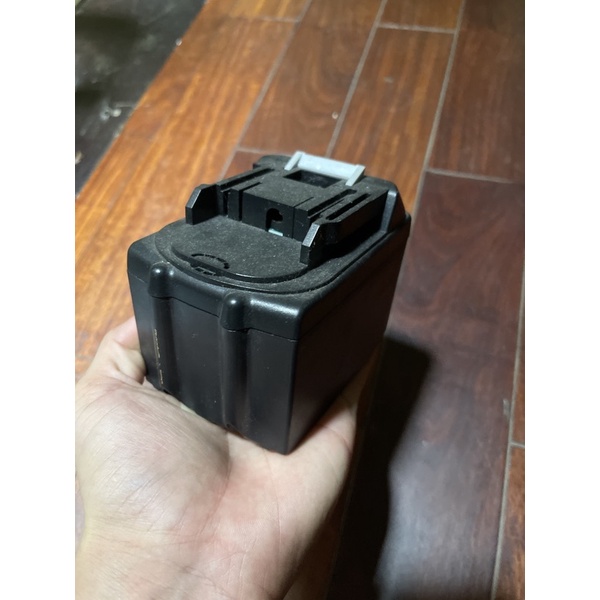 Pin 18v-6Ah đóng lại cell zin mới bao chất lượng