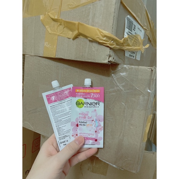 1 gói dưỡng trắng da, chống nắng GARNIER dạng sữa thái lan | BigBuy360 - bigbuy360.vn