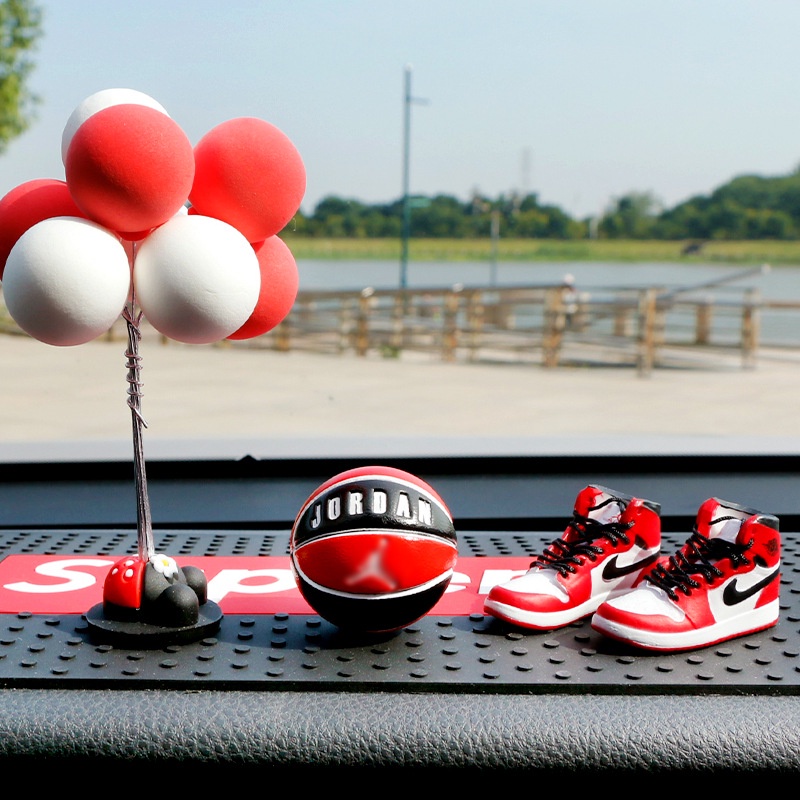 Móc Khóa Hình Đôi Giày Bóng Rổ mini aj1 nba James Kobe Curry Sáng Tạo Trang Trí Xe Hơi