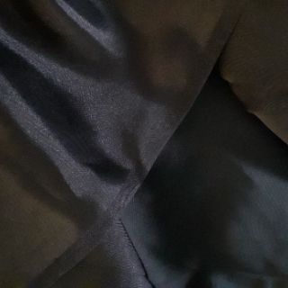 Vải lụa màu đen