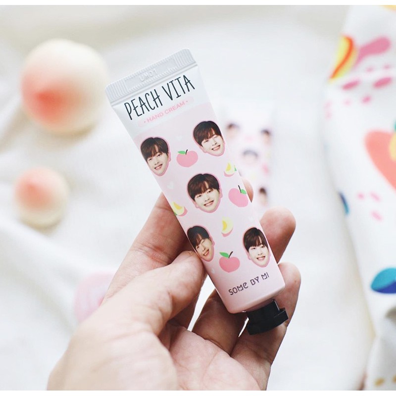 Kem Dưỡng Ẩm Chống Lão Hóa Da Tay Some By Mi Peach Vita Hand Cream 30g