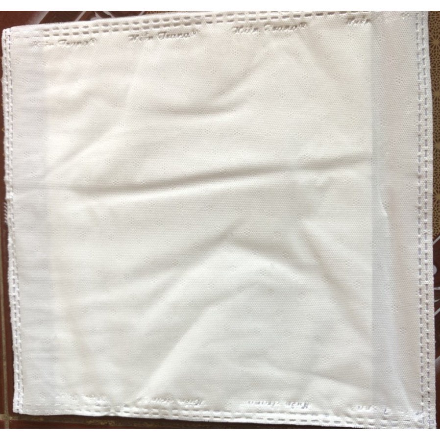 Tấm lót phân xu Hiền Trang, tấm lót chống thấm cho trẻ sơ sinh 3 lớp loại đẹp (bịch đại 12 tờ)