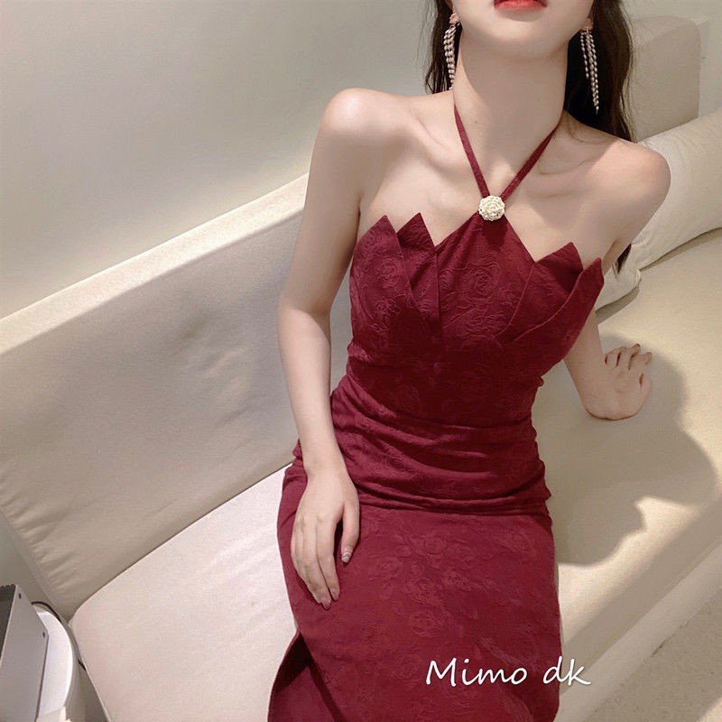 Đầm Hai Dây Dài Lưng Cao Họa Tiết Hoa Sen Đỏ Rượu Cổ Điển 2021