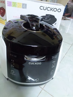 Nồi cơm điện CUCKOO CRP-HMF1070SB