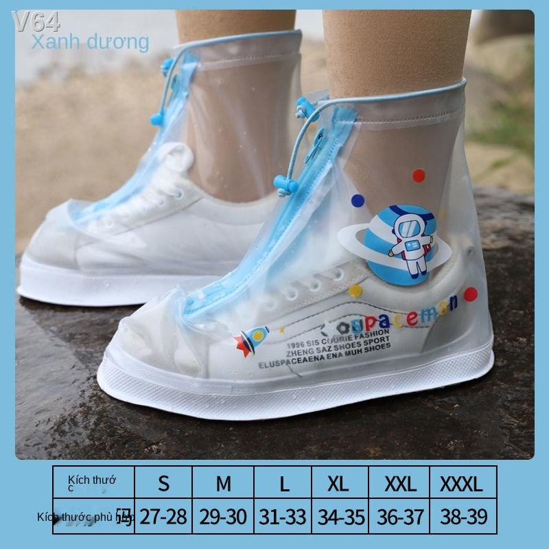 ❂Giày đi mưa trẻ em che ngoài trời bé trai và gái học sinh không thấm nước bao bọc nhảy hố bùn trơn trượt cha mẹ ủng