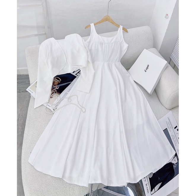 Set đầm trắng kèm áo khoác vest