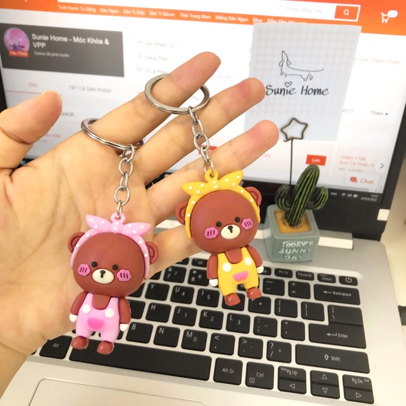 Móc Khoá Bé Gấu Đeo Bờm