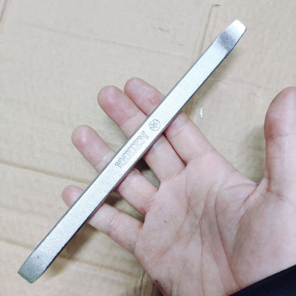 Móc lốp xe máy, xe đạp