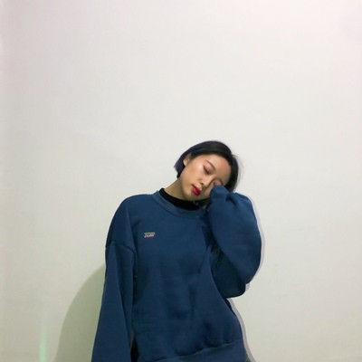 Áo nỉ dáng rộng