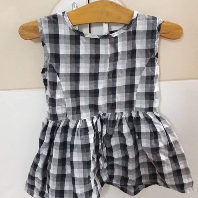 Đầm bé của Blue exchange kid thanh ly 40k