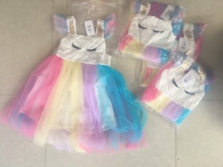 Váy pony cầu vồng